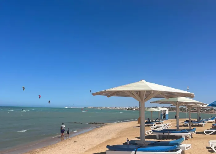 Selena Bay *